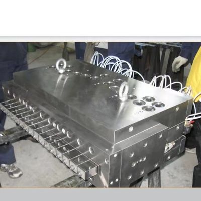 800 mm WPC-Türmachmaschine Extrusionsform für Kundenanforderungen
