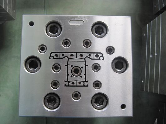 Silber-UPVC-Profilform mit und Elektroplattierung Polstern Oberflächenbehandlungsmöglichkeiten