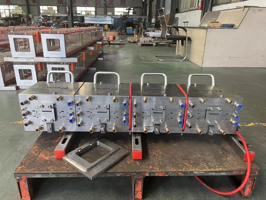 PVC-Extrusionsform für Kunststoff-Skirting-Basisplattenprofil WPC-Extrusionsgeräte