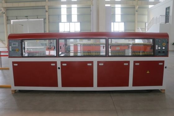 55 kW Leistung Yuhao PVC-Türplatten-Extrusionsmaschine für die Produktion von Pvc-Profilen von SIEMENS