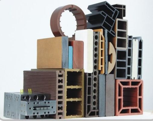 Leistungsstarke 37 kW WPC-Profil-Decking-Board-Extrusionslinie für Holz und Kunststoff