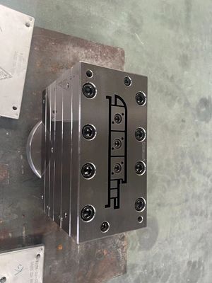 PVC Hilfsprofilform und WPC Holz-Plastik-Türdeckel-Tool mit AutoCAD-Design