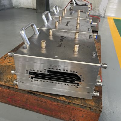 PVC Hilfsprofilform und WPC Holz-Plastik-Türdeckel-Tool mit AutoCAD-Design