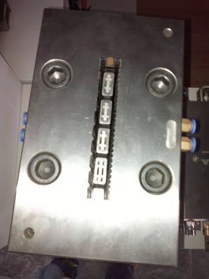WPC-Decking-Produkt-Extrusionsform mit EKO- und 3Cr17-Formmaterial