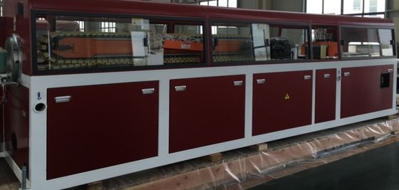 Doppelschrauben-Plastik-PE-WPC-Decking-Profilmachmaschine für 150-200 kg/h Kapazität