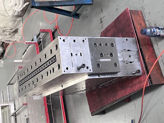 Individuell gefertigte Hohltürplattenform für Hausdekoration Türreihe Breite 1000 mm