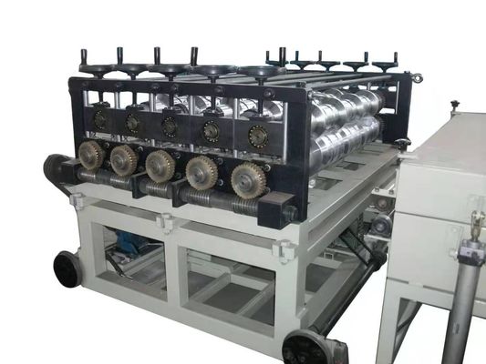 Doppelschrauben-Design PVC-Dachfliesen-Produktionslinie mit 80/156mm Schraubendurchmesser
