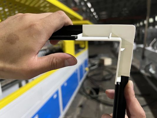 Silberveredelung UPVC Türrand Band Form mit kundenspezifischem Design und 3CR17 Material
