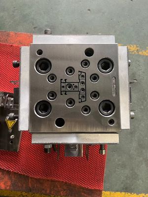 EKO UPVC Kunststoffprofil in Kundengröße Hergestellt durch 1-Hohl-PVC-Extrusionsform