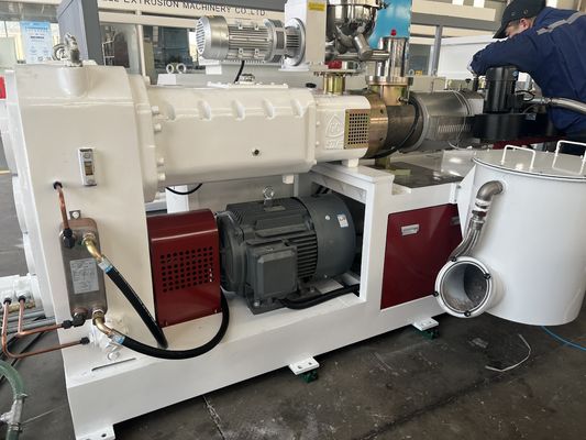 PE-Koextrusions-Extruder-Linie Die ultimative Wahl für die Herstellung von Holz-Kunststoffmaterial