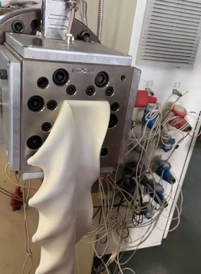 Anpassungswerkzeuge für die Extrusion von Kunststoffprofilen für Fenster und Türen aus UPVC