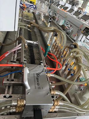 Silber-PVC-Holz-Plastik-Türschließprofil-Extrusionsform für Haushaltsprodukte