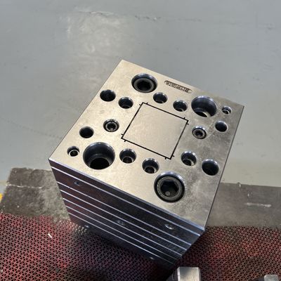 Kunststoffmaterial UPVC Profil Extrusionsformentwicklung für Produktfahrzeugform
