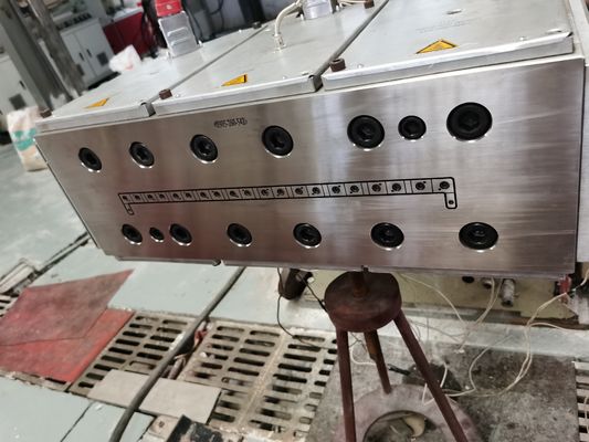 Verkäufer UPVC-Haushaltsprodukt-Formen für Fensterbrettplatten Extrusion Druckformformen