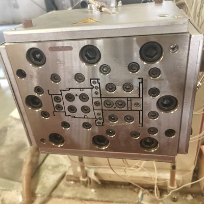 80er Serie UPVC Kunststofffensterrahmenform für Haushaltsprodukte Form Silberprofile