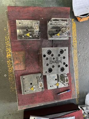 AutoCAD-entworfene Upvc-Rahmenwerkzeuge für Bodenform und Wandplatten