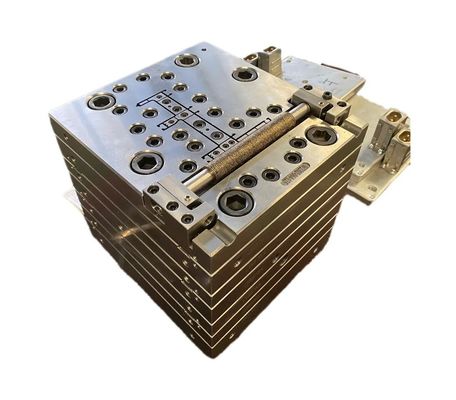 Coextrusions-PVC-Fenster-Extrusionsformmaschine mit Oberflächenbehandlung durch Elektroplattierung