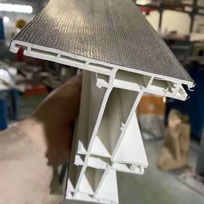 Coextrusions-PVC-Fenster-Extrusionsformmaschine mit Oberflächenbehandlung durch Elektroplattierung