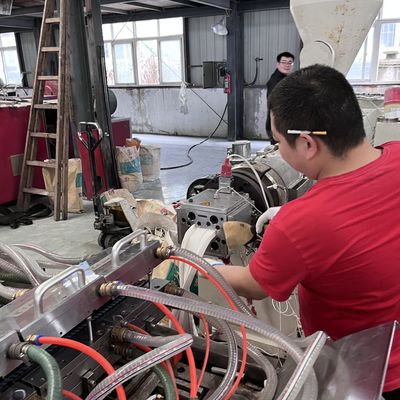 Hochmoderne Extrusionsmaschine für Fenster- und Türprofile aus PVC für Haushaltsprodukte