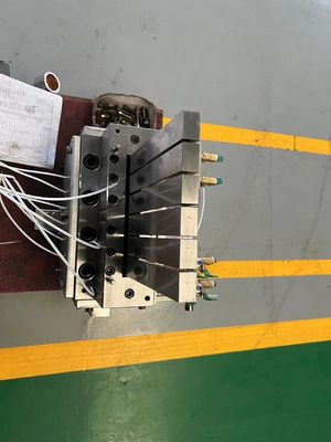 UPVC-Wandplatten-Extrusionsform am besten für langlebige und modische Konstruktion