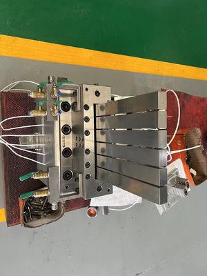 UPVC-Wandplatten-Extrusionsform am besten für langlebige und modische Konstruktion