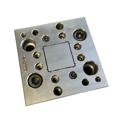 Individuelle Kunststoff-Extrusionsform für die Konstruktion und Produktion von UPVC-Linienprofilen