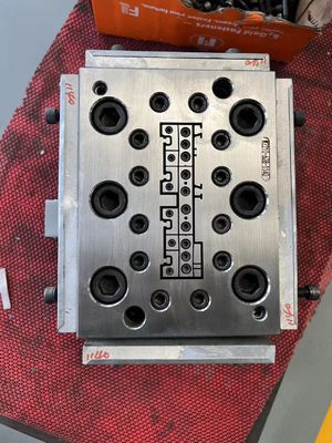 Werkstoff der Form 3CR17 Dekorform Extrusionsformformform für PVC-Plastik-Türrahmen