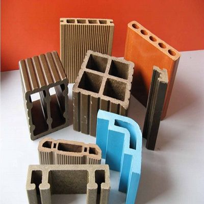 3CR17 Formenmaterial WPC-Decking-Produktionsmaschine für Außenböden und Wandplatten