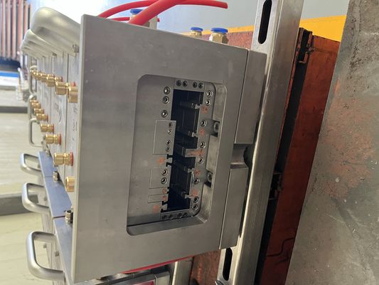 Anpassungsfähige WPC-Türrahmen-Extrusionsformen und Verriegelungsformen mit AutoCAD