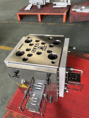 Produktmaterial UPVC Türformung Extrusion PVC Profilform mit erschwinglichen Kosten