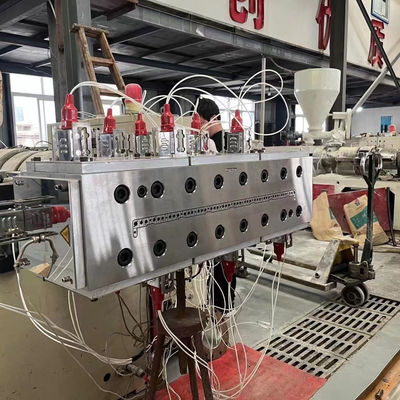 1 Kavitätsform Maßgeschneiderte PVC WPC Hohl Türbrett Extrusionsform und Profile Form