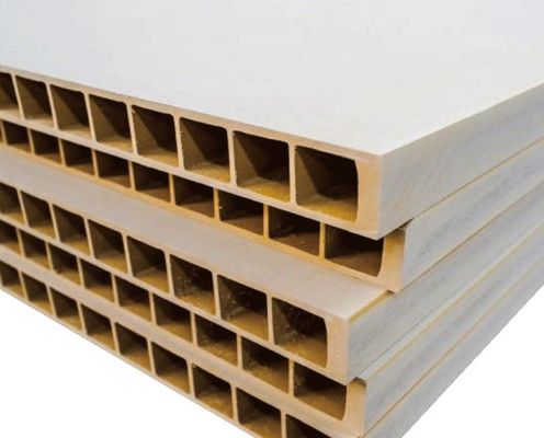 Plastikform für PVC-Plastikprofile Extrusions-Produktionslinie für Skirting-Basisplatten