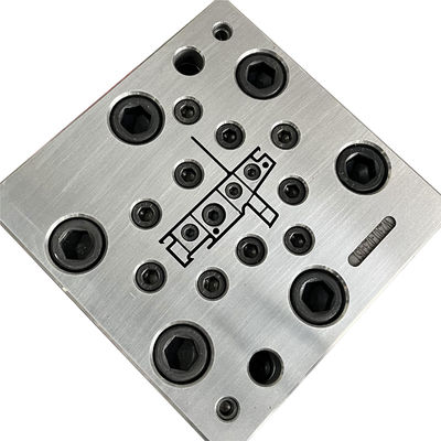 UPVC Plastic Skirting Baseboard Profil Extrusionswerkzeug für AutoCAD Design Performance