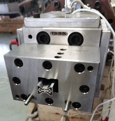 1 Hohlraum-PE-WPC-Extrusionsform für Decking-Boden/Türplatten