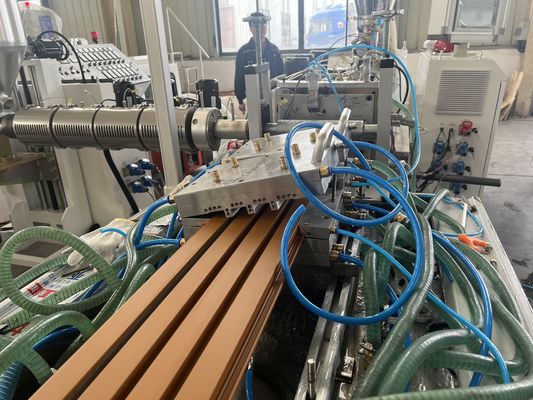AutoCAD Designed PE Decking und Wandplatten Formen Extrusionswerkzeuge für Profilfenster