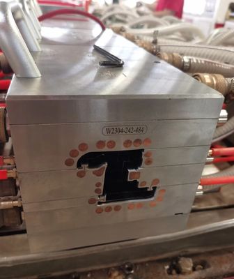 Elektroplattierung, Polieren, Extrudieren von PVC-Profilteilen für die Verformung von Haushaltsprodukten