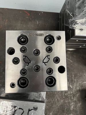 1 Hohl- und Glasperlenform UPVC-Profil Extrusions-Druckform für Fenstertürdecken