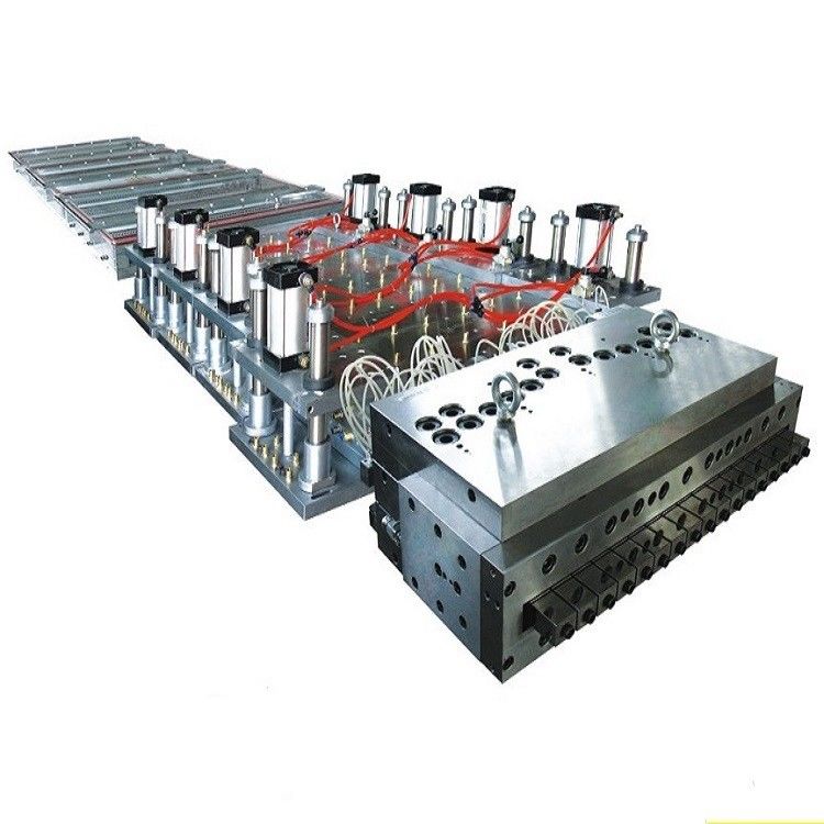Polierte und elektroplattierte 700 mm CPVC WPC Hohltürplatten Extrusionsform Exporteur