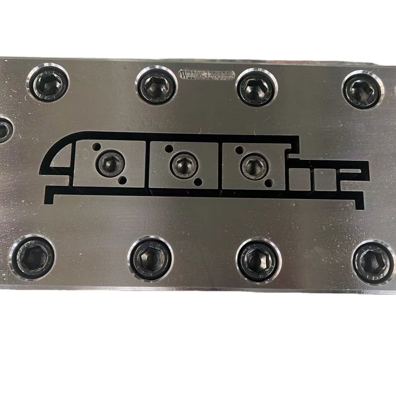 PVC Hilfsprofilform und WPC Holz-Plastik-Türdeckel-Tool mit AutoCAD-Design