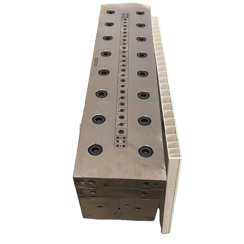 AutoCAD entworfenes PVC-Hohltür-Platten-Extrusionskalibriergerät für Haushaltsprodukte