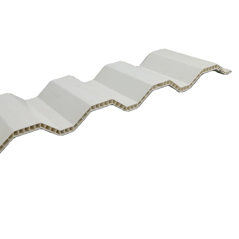 Silber-PVC-Wallholz-Dach-Extrusionsform für einen reibungslosen Produktionsprozess